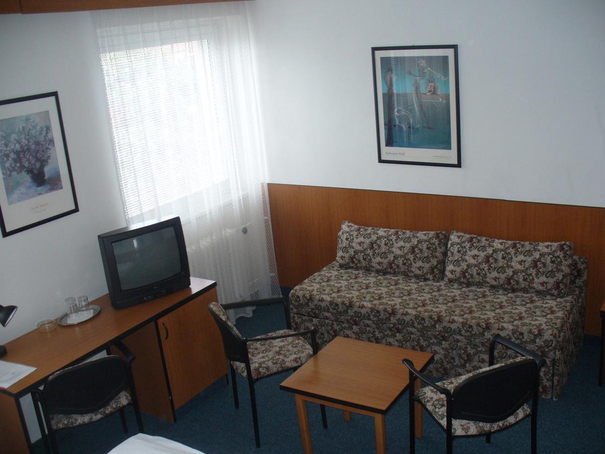 Hotel Morava Uherské Hradiště 外观 照片